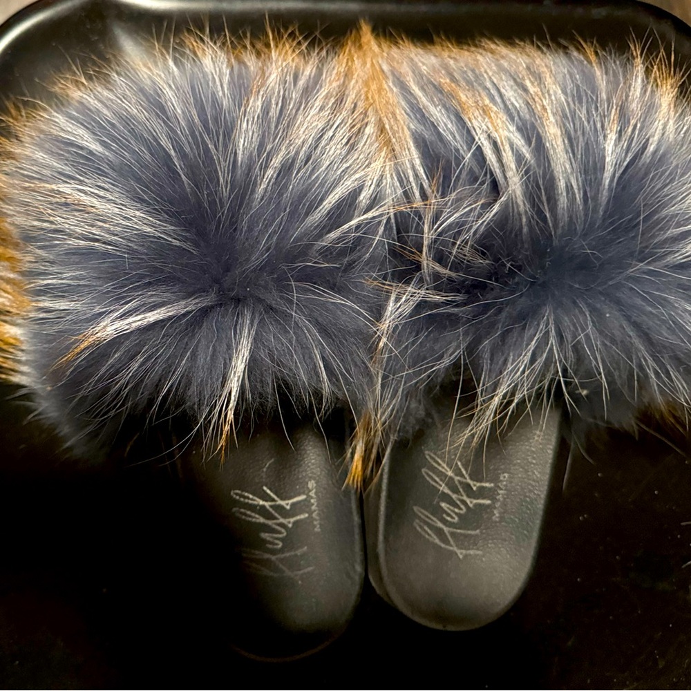 Fluffy blue raccoon slides pre owned in excellent condition
